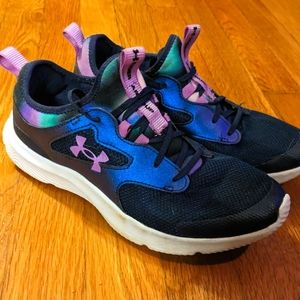 Girls Under Armour Size 5.5